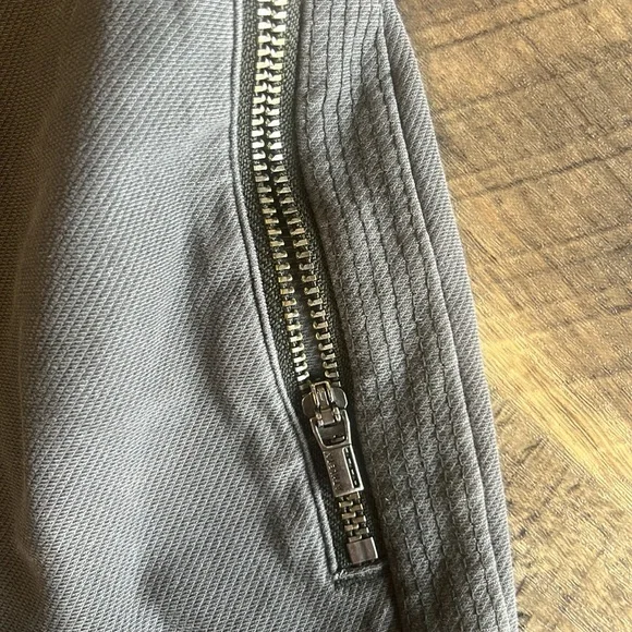 Athleta Faralon shorts - Picture 3 of 6